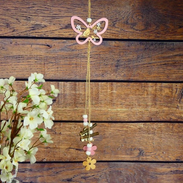 Motýl nebo kytička - dřevěná dekorace na pověšení