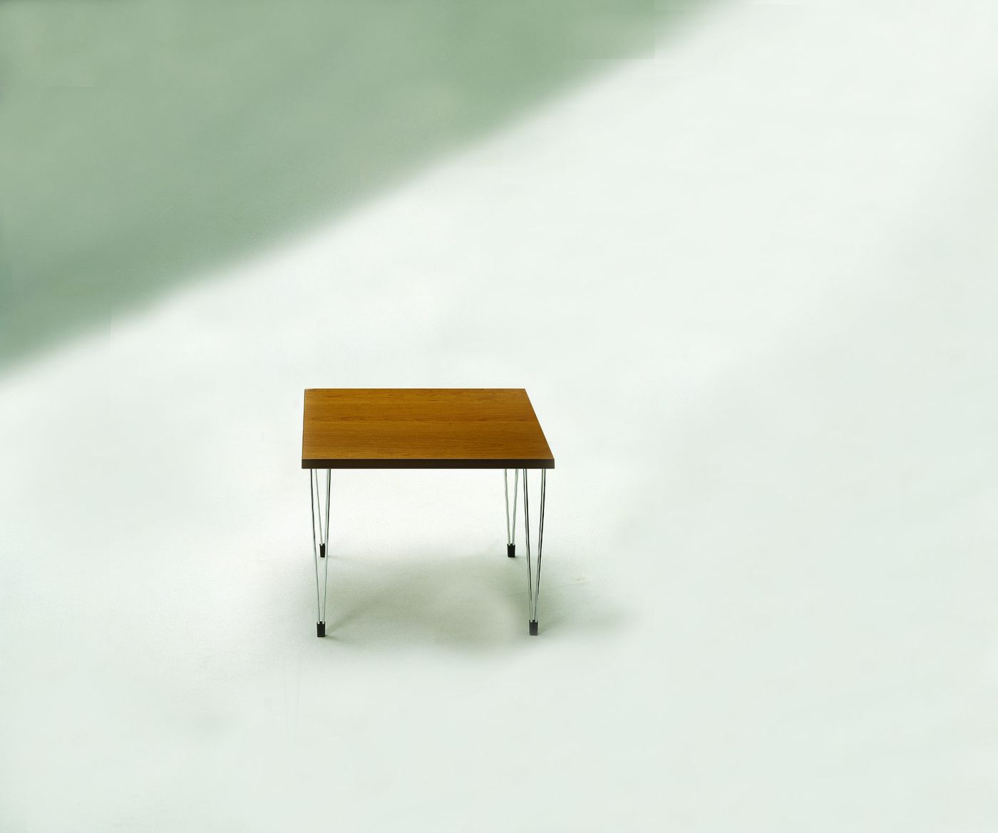 Konferenční stolek Tessera, světlá třešeň